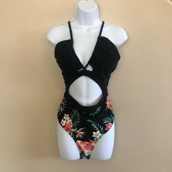 CUPSHE Plunge Neckline Cutout Criss Cross High waist One Piece Swimsuit Size XL - Picture 1 of 11